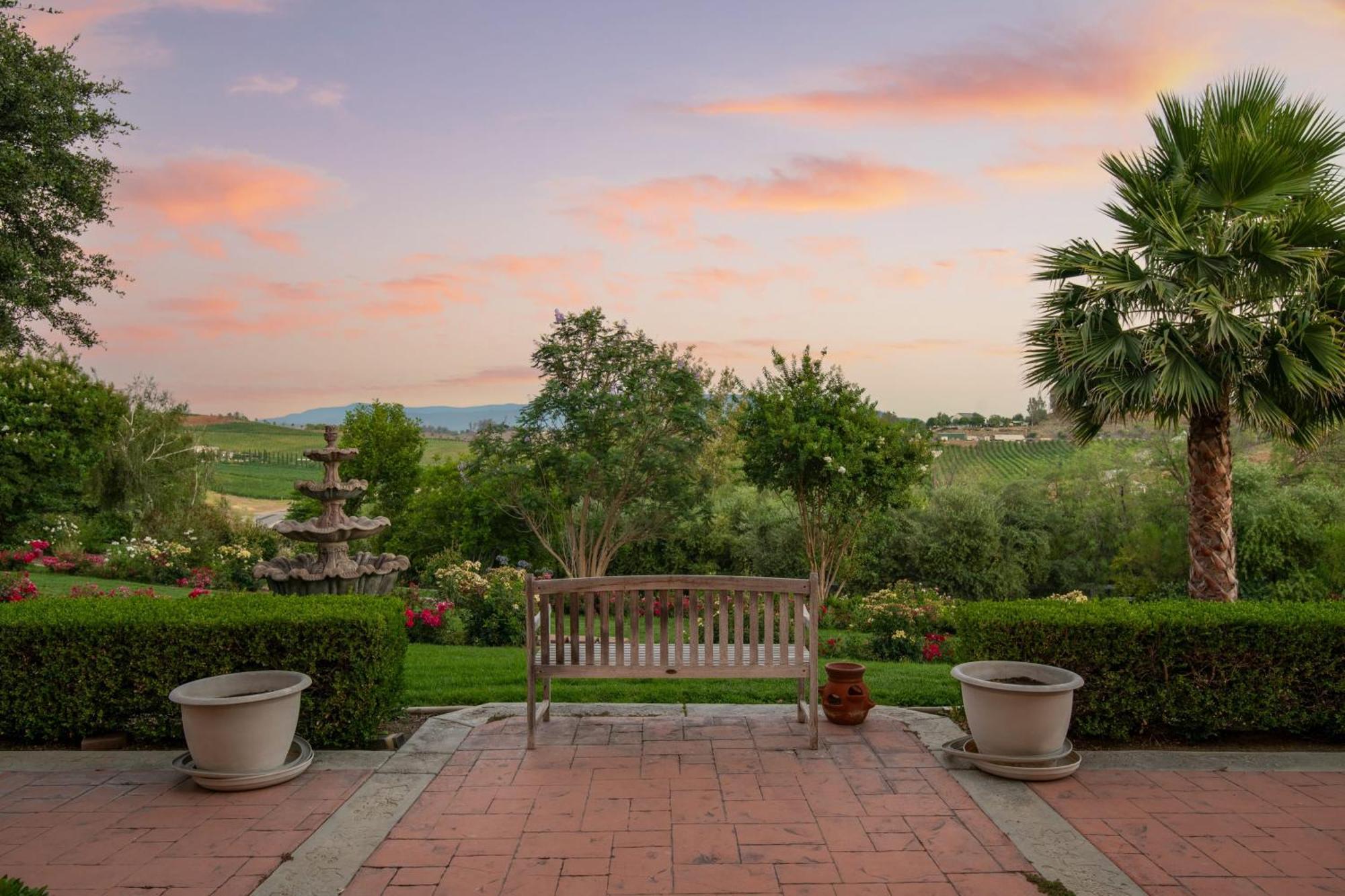 Grand Contento By Avantstay Extraordinary Estate W Pool Hot Tub Movie Room Temecula Kültér fotó